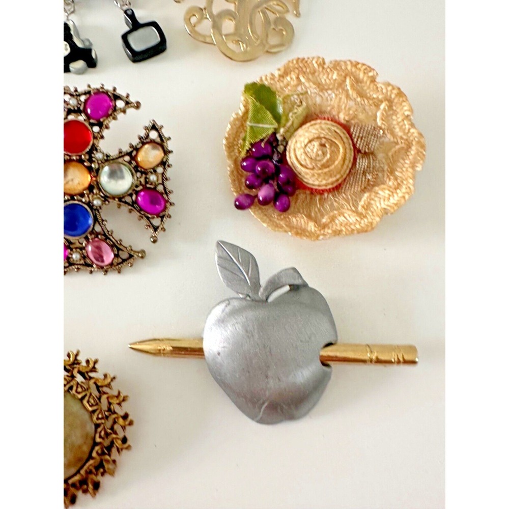Brooch Lot Pig Apple Leaf Straw hat Salon Gold Tone Mixed Stunning Set of 10 - Picture 5 of 9